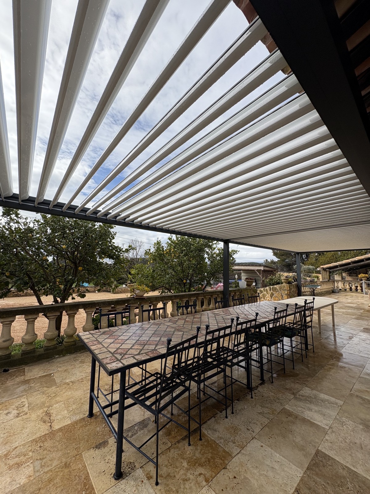 Installation d’une pergola bioclimatique à Miramas 