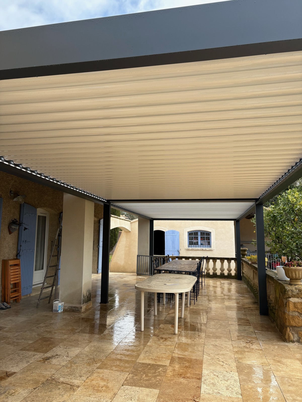 Installation d’une pergola bioclimatique à Miramas 