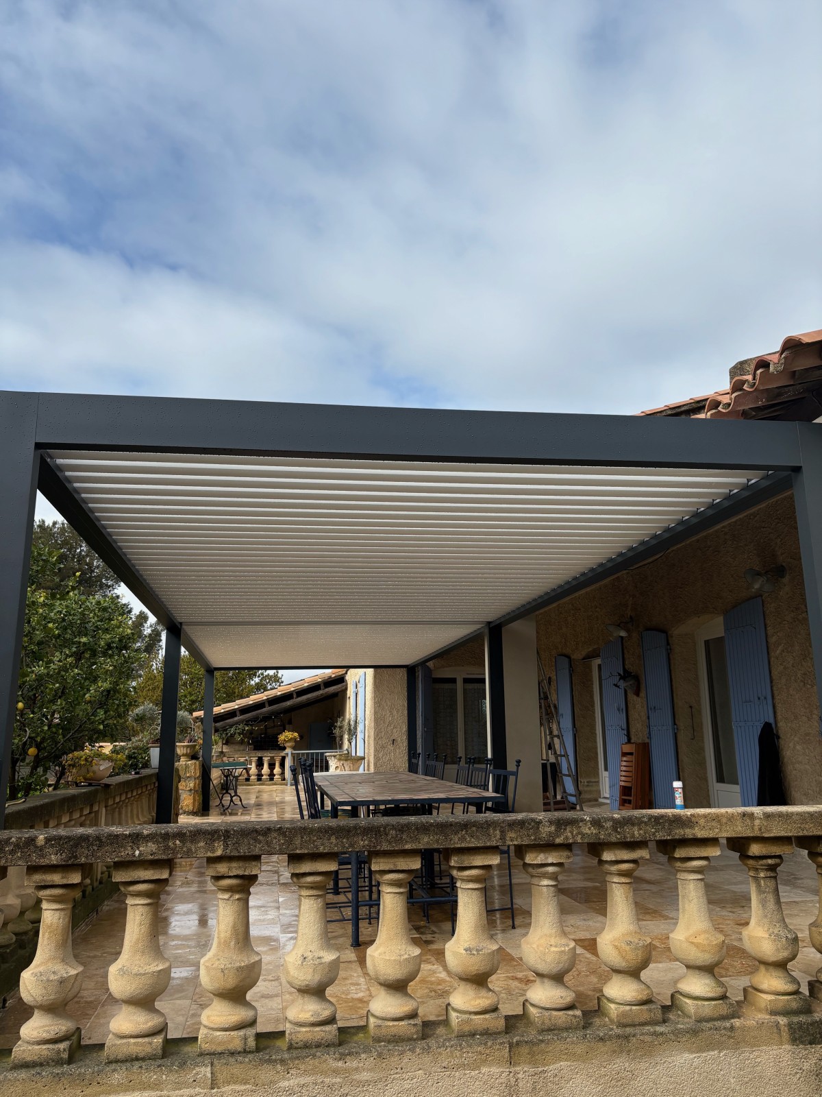 Installation d’une pergola bioclimatique à Miramas 