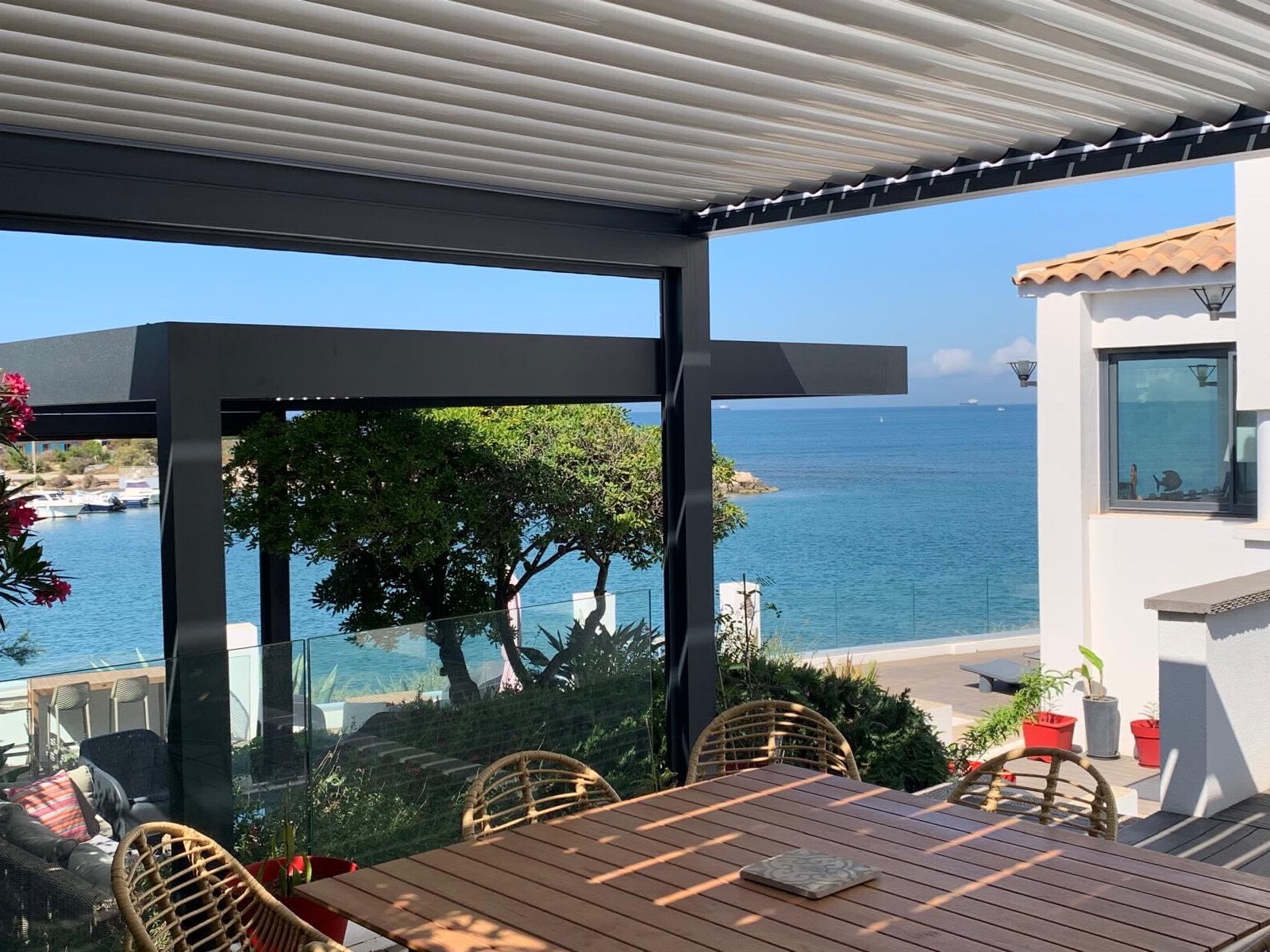 Installation d’une pergola bioclimatique à Martigues