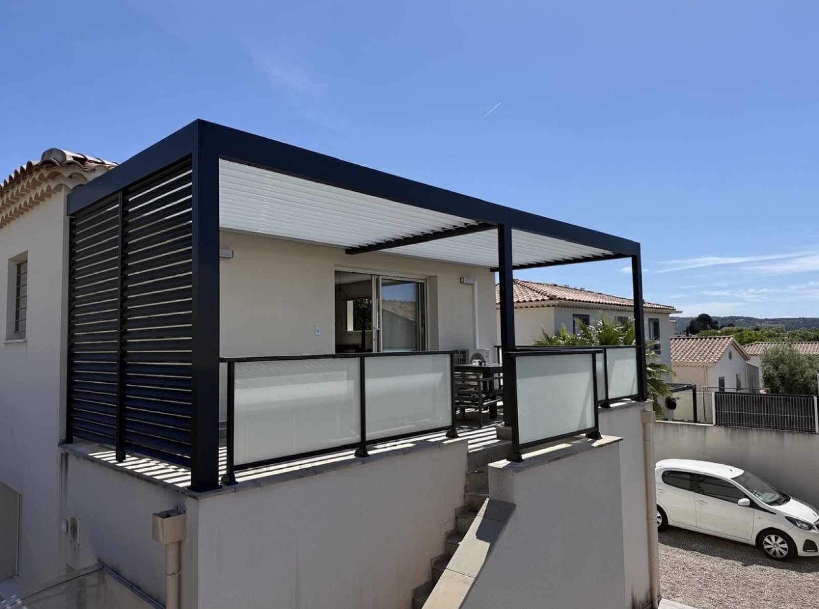 pose d’une double pergola bioclimatique 