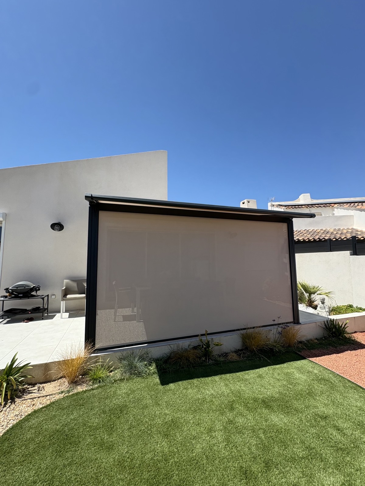 Installation d’une pergola Neozip à Chateauneuf-les-Martigues