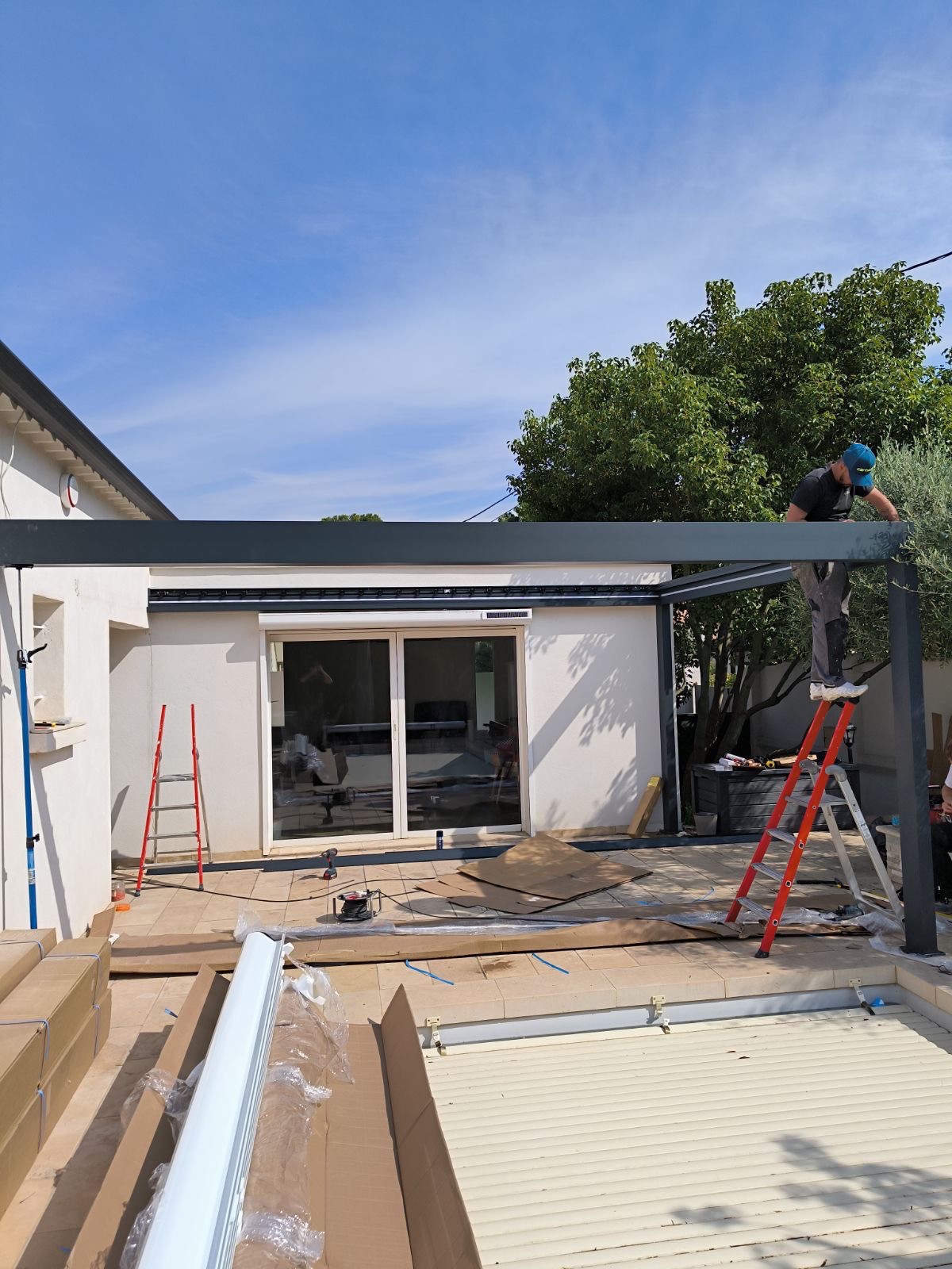 Installation d’une pergola bioclimatique à Istres