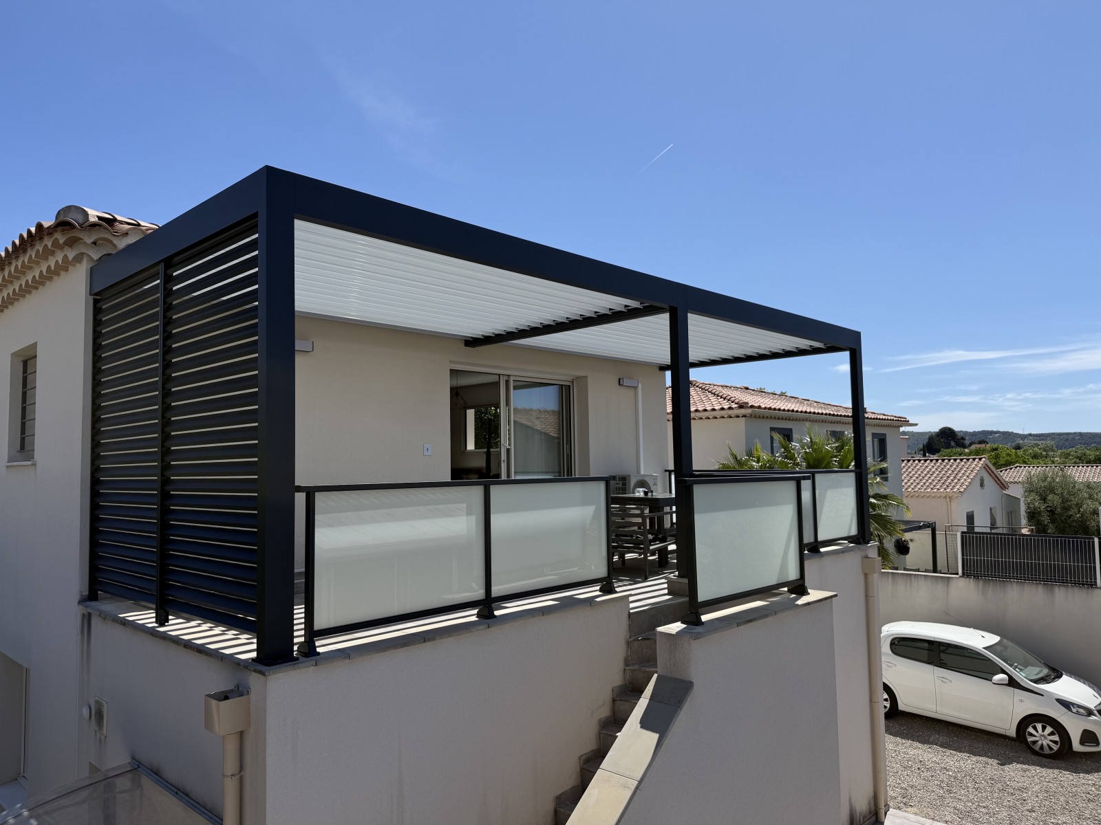 Installation d’une pergola bioclimatique