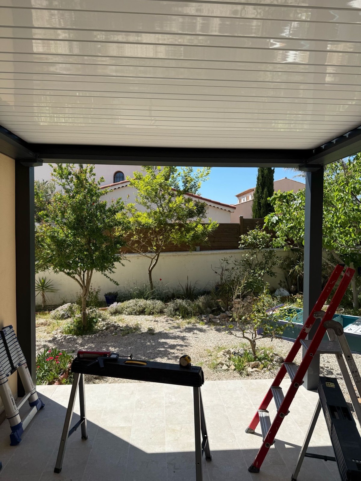Installation d’une pergola bioclimatique à Sausset-les-Pins