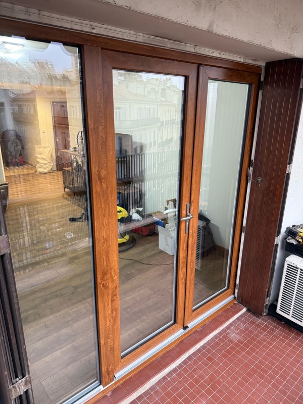 Avant- après d’un porte fenêtre 3 vantaux PVC blanc