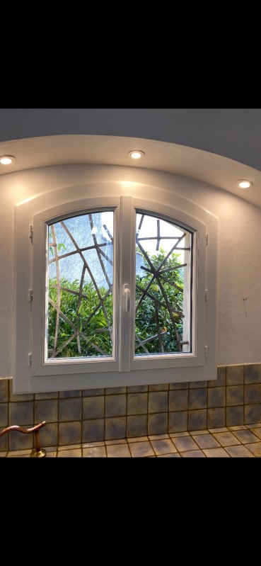 fenêtre cintrée pvc blanc 