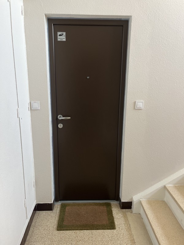 Installation d’une porte d’entrée d’appartement 