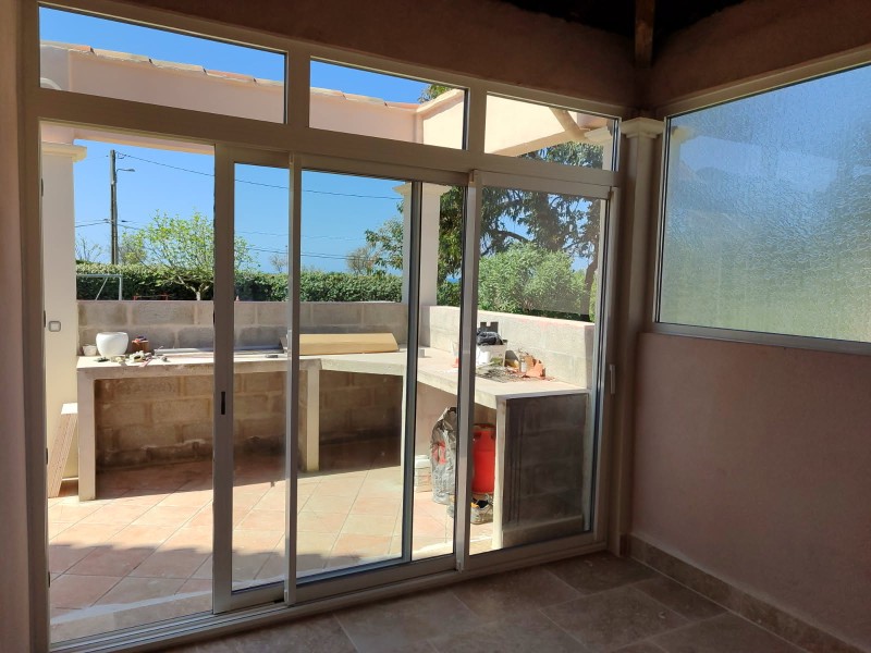 Installation d’un coulissant 3 vantaux à Martigues 