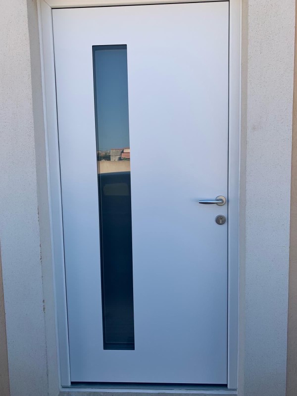Porte d’entrée en aluminium 